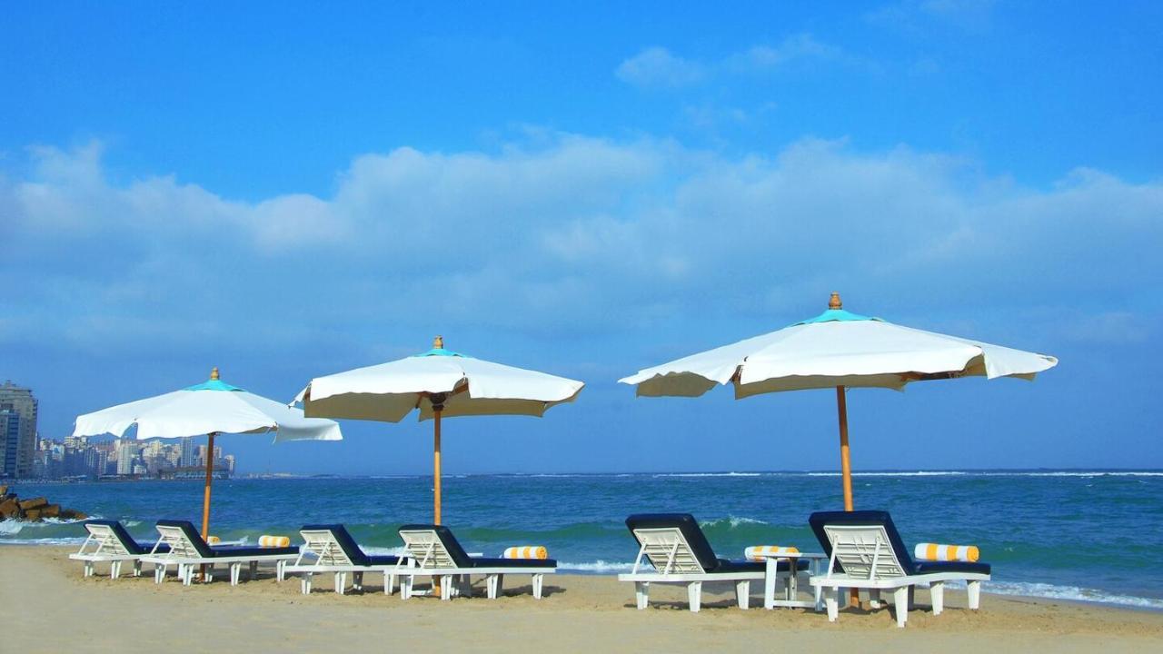 Sea & Garden View At Al-Muntazh Towers - إطلاله علي البحر و حدائق قصر المنتزه Appartement Alexandrië Buitenkant foto